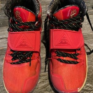 Kyrie basketball shoes